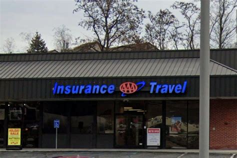 are you supposed to tip aaa service people